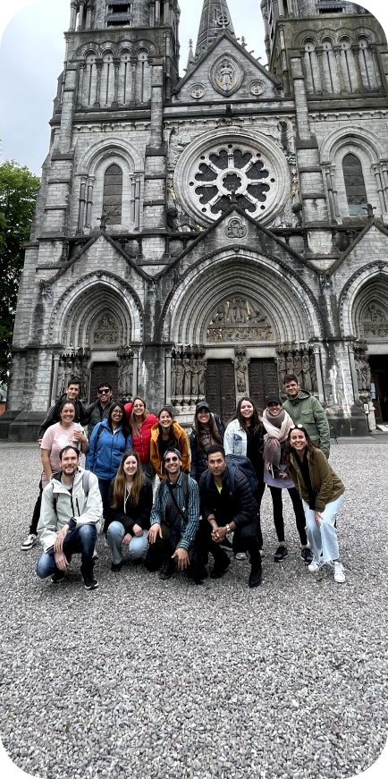 Viajes grupales y actividades en comunidad